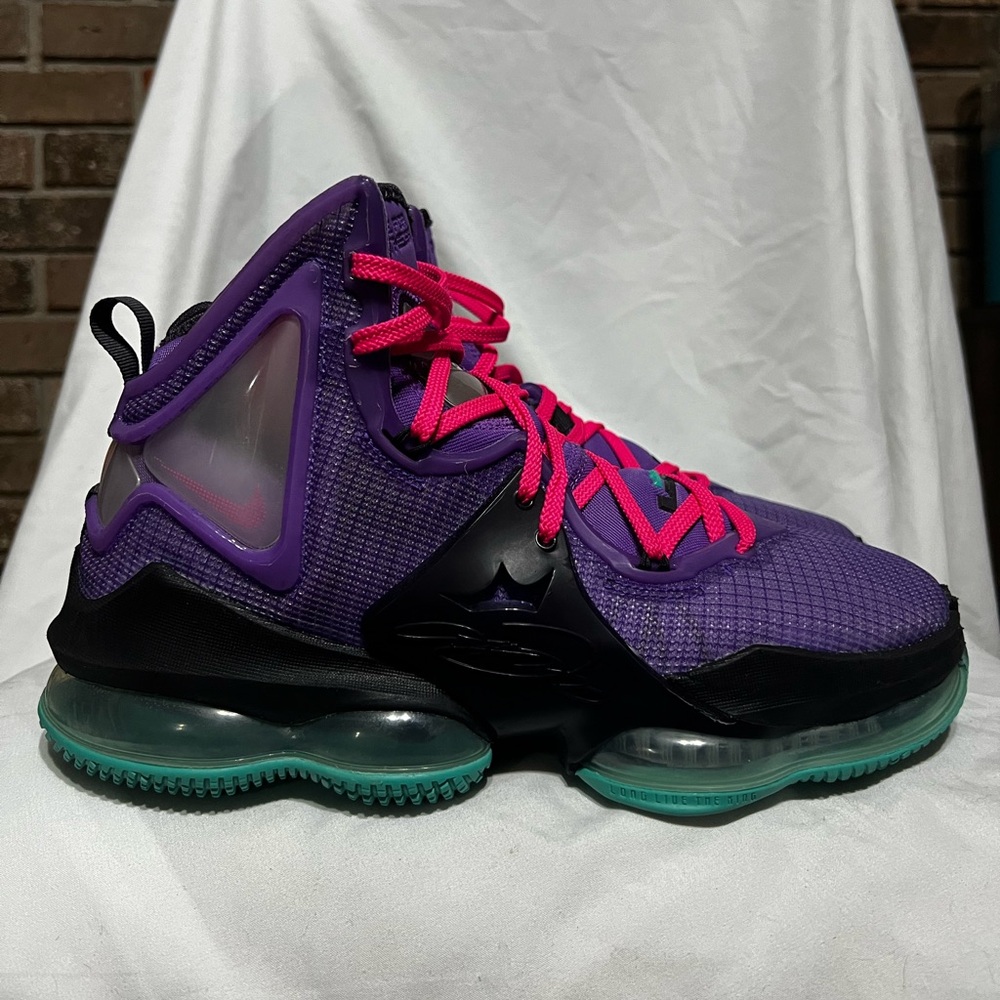 LeBron James 19 DJ Bron